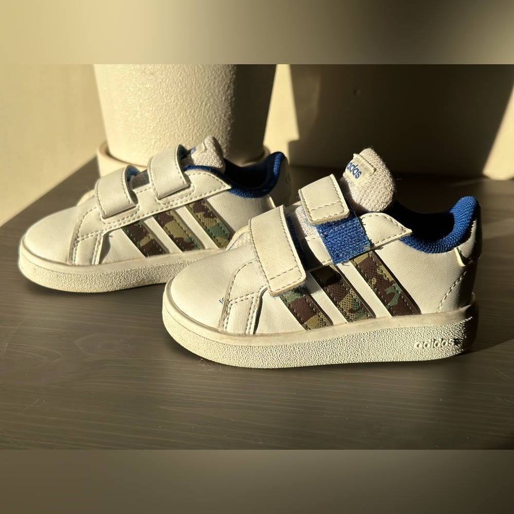 Adidas Grand Court 2.0 toddler 5, practically new